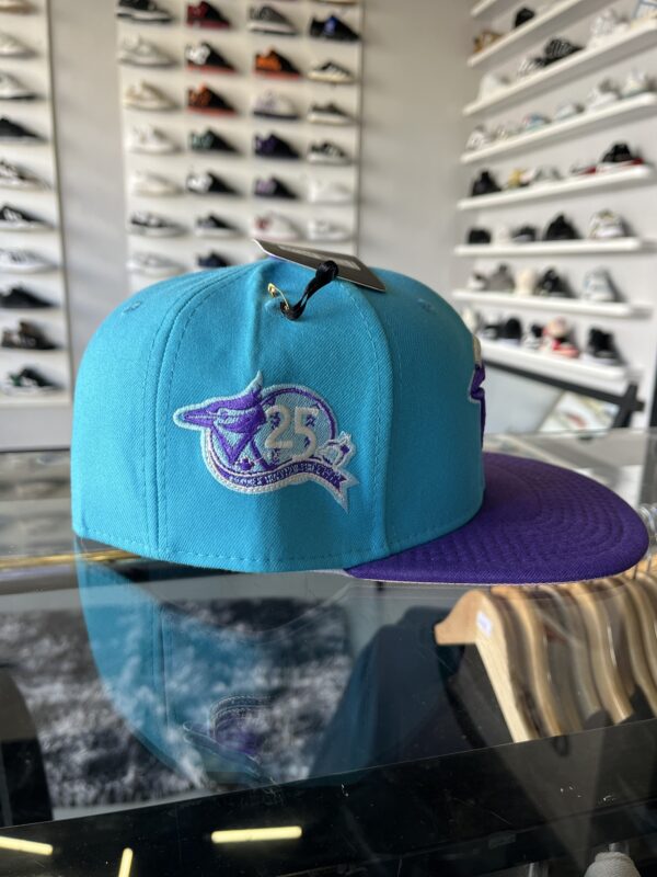 new era aniversario 25 - Imagen 3