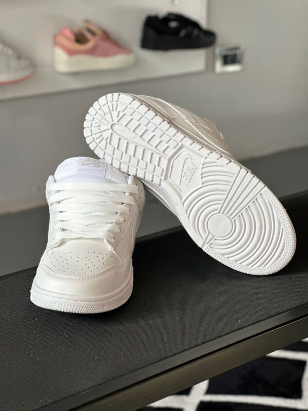 nike sb triple white - Imagen 3
