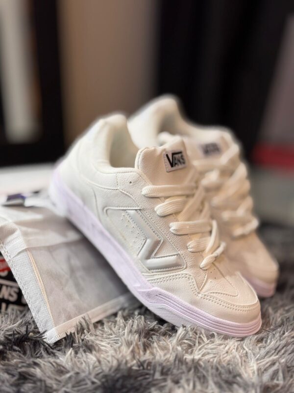vans upland total white - Imagen 5