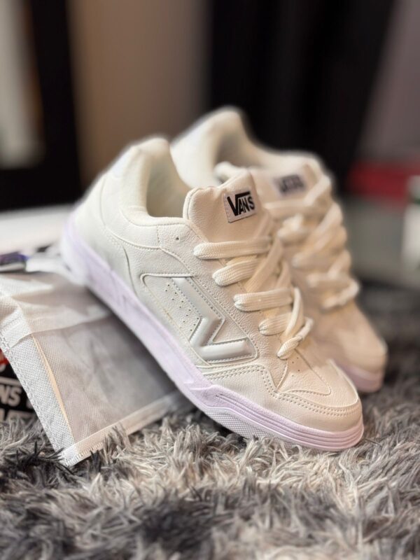 vans upland total white - Imagen 4