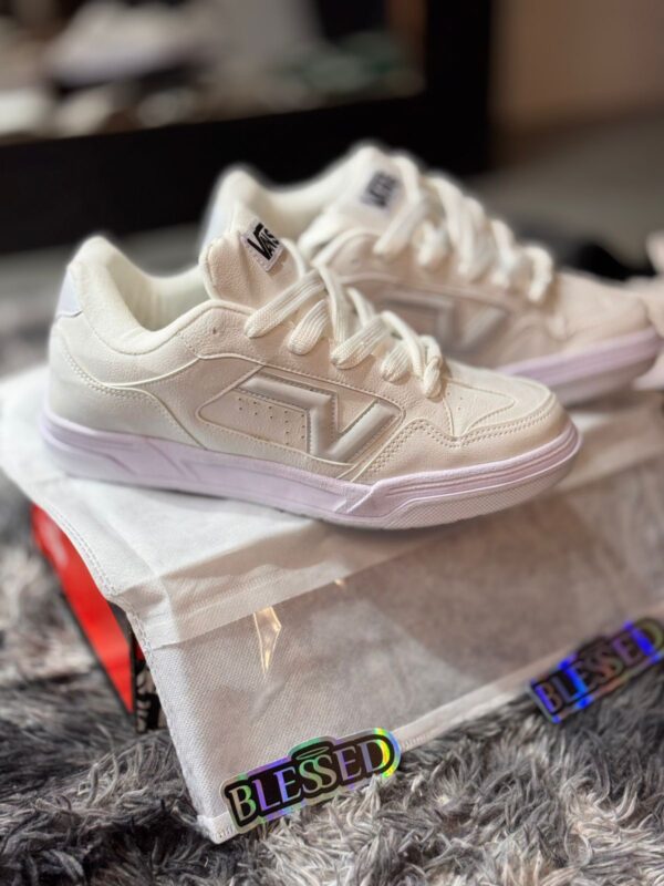 vans upland total white - Imagen 3