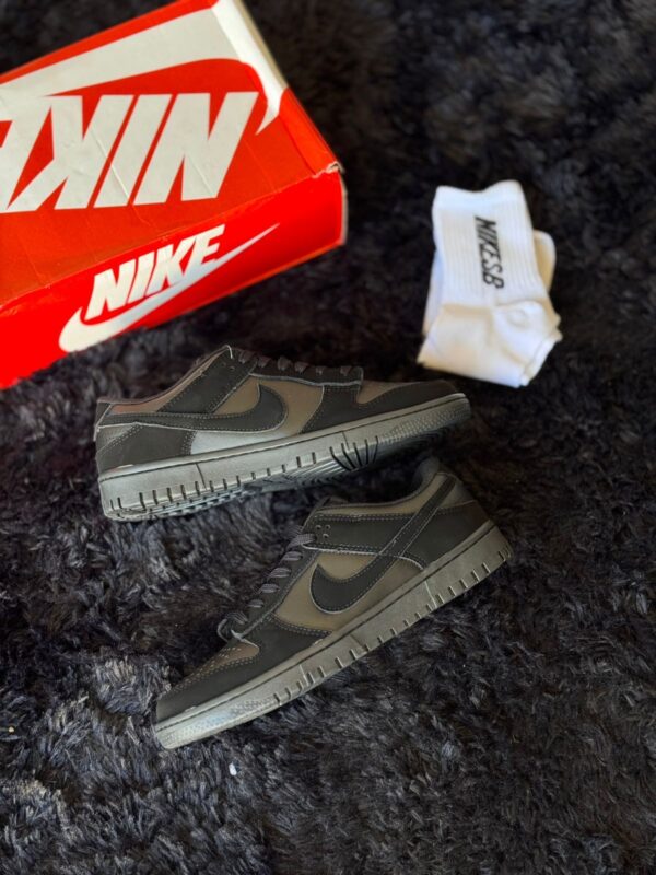 nike sb dunk 1 low total black - Imagen 5