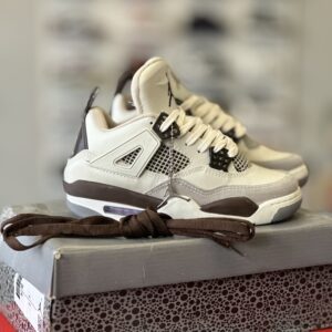 JORDAN retro 4
