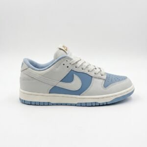 Nike SB Dunk Low celeste