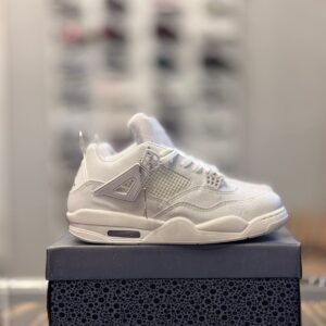 JORDAN retro 4 blancas