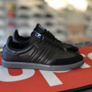 Adidas sambas total black