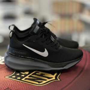Nike deportiva negra