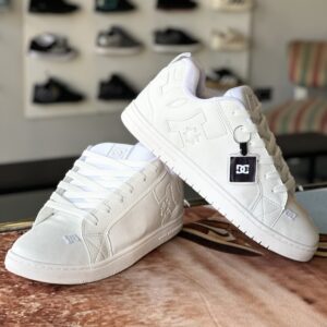 Dc graffik premium total white