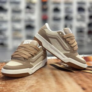 Vans hylane marrón
