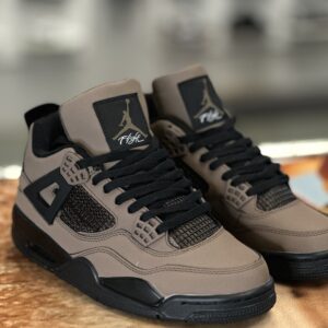 JORDAN retro 4