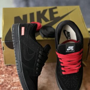 Nike SB Dunk Low x Supreme